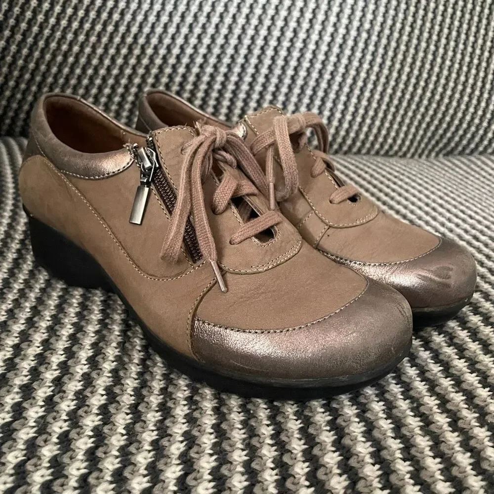 Dansko Loretta Oxford women’s shoe size 8.5-9 (39)